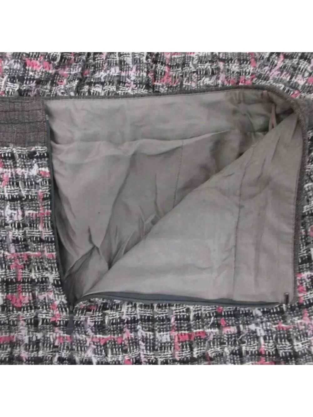 Chanel CC Logo Tweed Skirt Flare Knee Length 100% Silk 36 Black Pink
